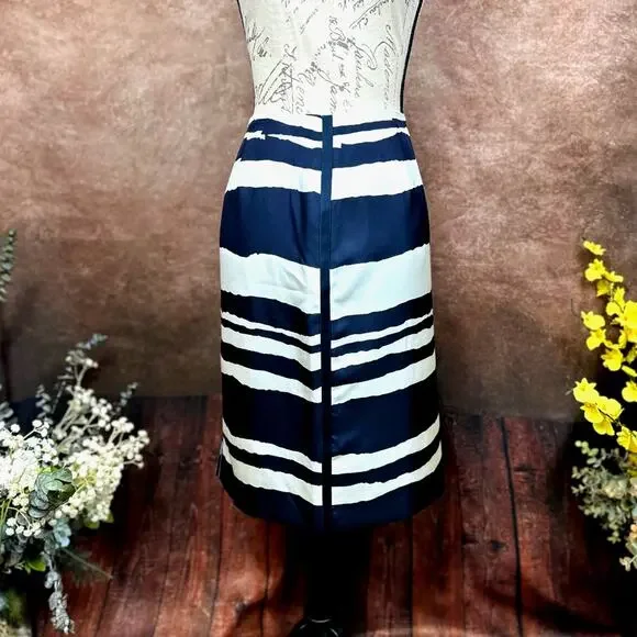 W by Worth Wavy Stripe 100% Silk Twill Slim Skirt Navy/White size 10